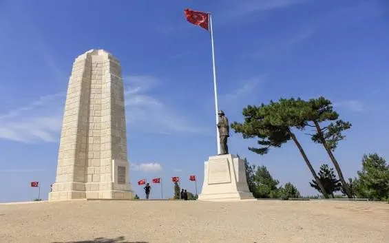BİR DESTANIN İZİNDE ŞEHİTLERİMİZİN HUZURUNDA:  ÇANAKKALE ŞEHİTLİK TURU