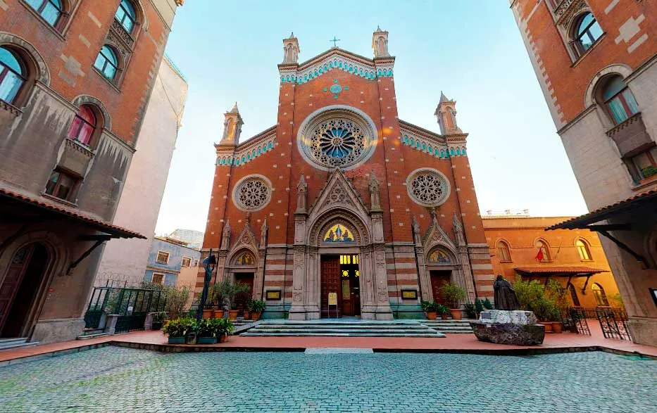 İSTANBUL’UN SARAYLARINDAN TARİHİ SOKAKLARINA BİR YOLCULUK