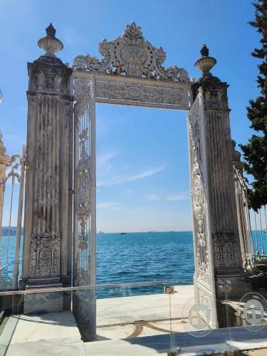 İSTANBUL’UN SARAYLARINDAN TARİHİ SOKAKLARINA BİR YOLCULUK